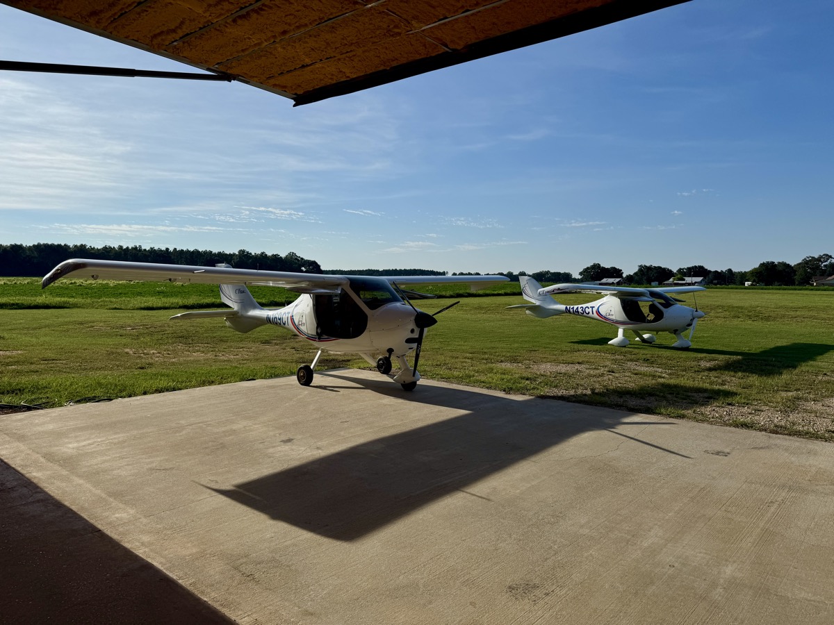 Light sport aircraft on the ramp